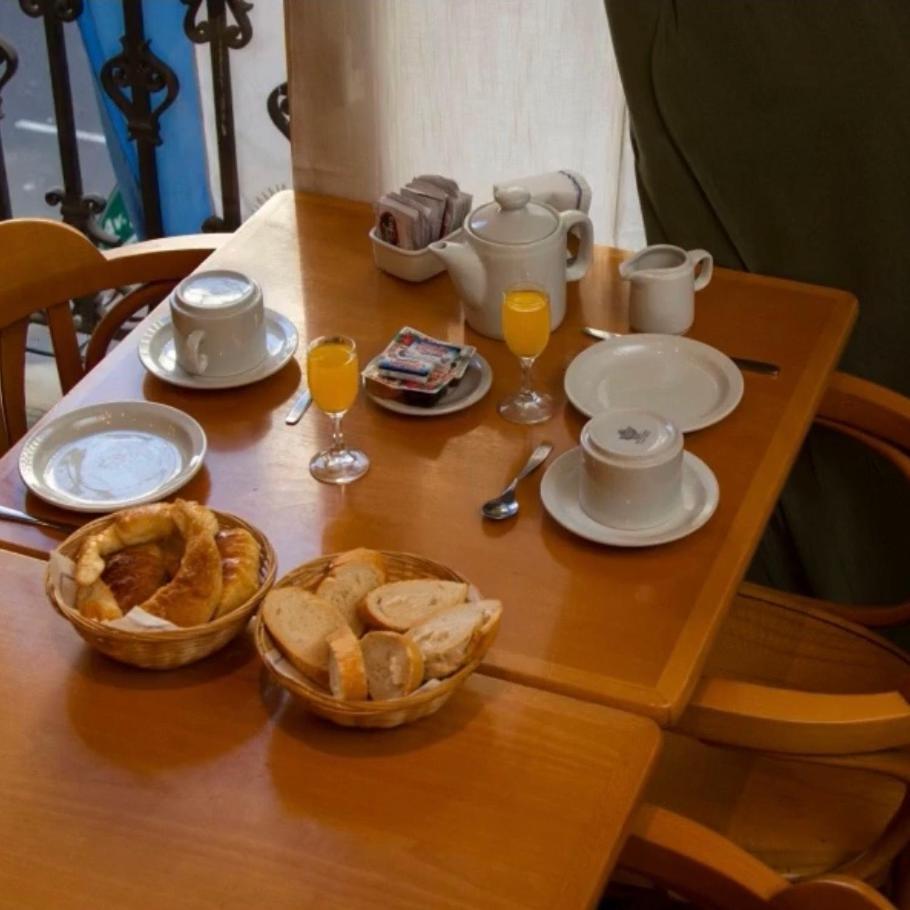 Hotel Marbella บัวโนสไอเรส ภายนอก รูปภาพ
