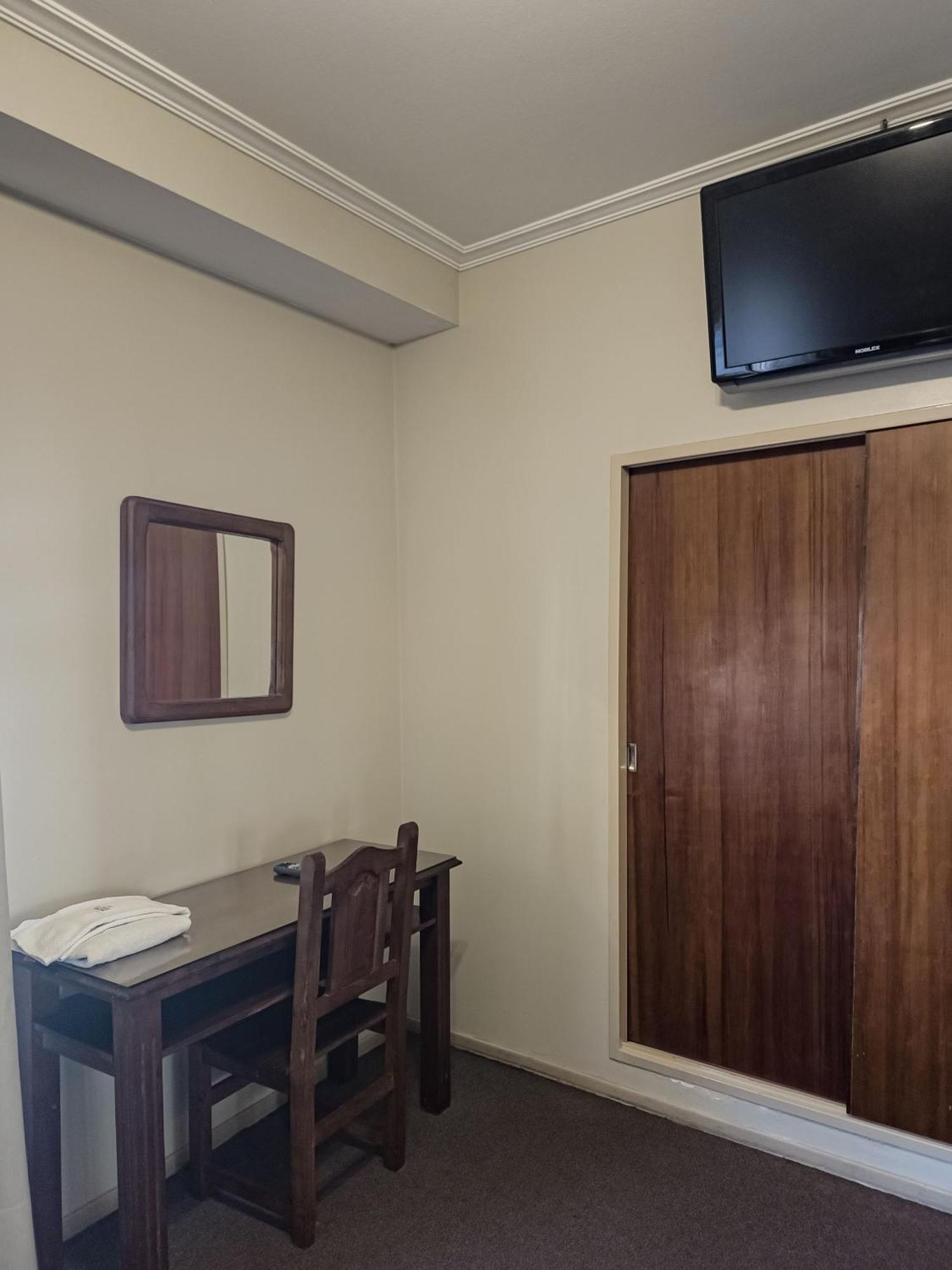 Hotel Marbella บัวโนสไอเรส ภายนอก รูปภาพ