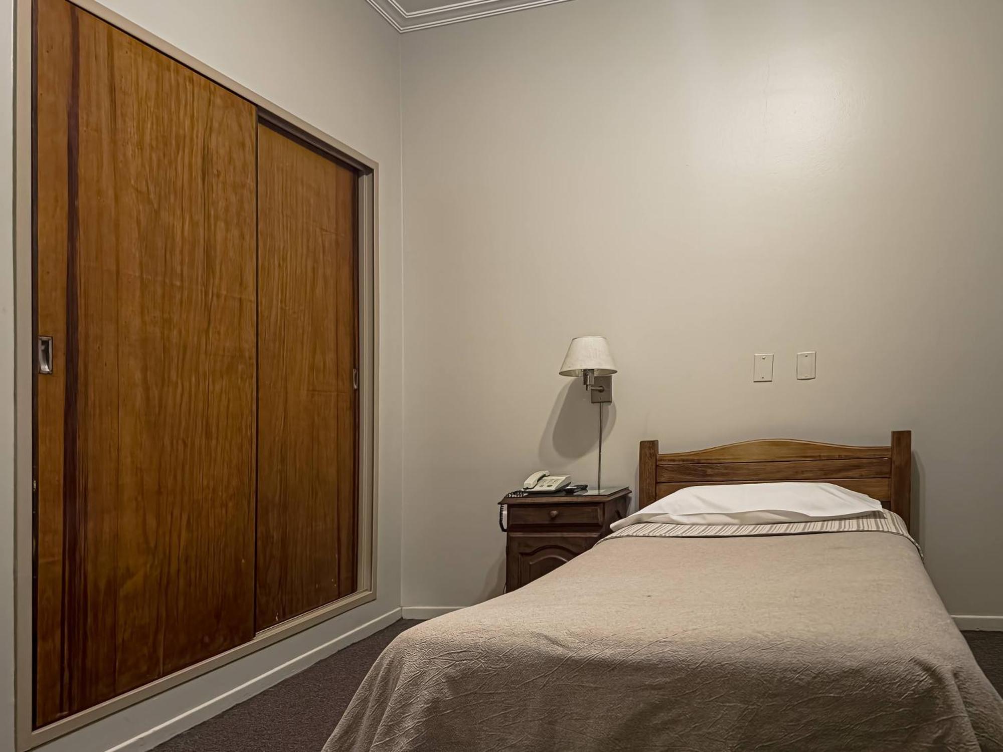 Hotel Marbella บัวโนสไอเรส ภายนอก รูปภาพ
