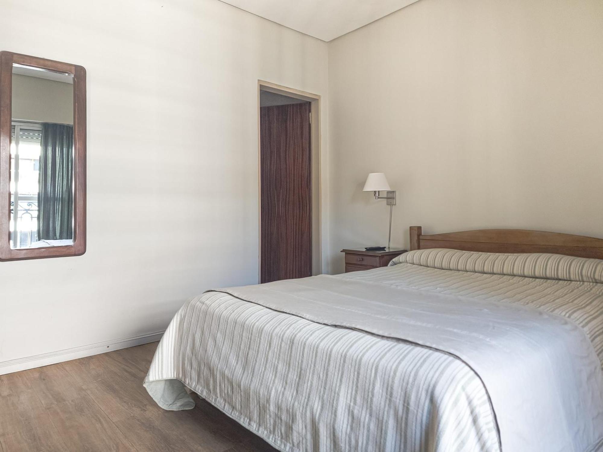 Hotel Marbella บัวโนสไอเรส ภายนอก รูปภาพ