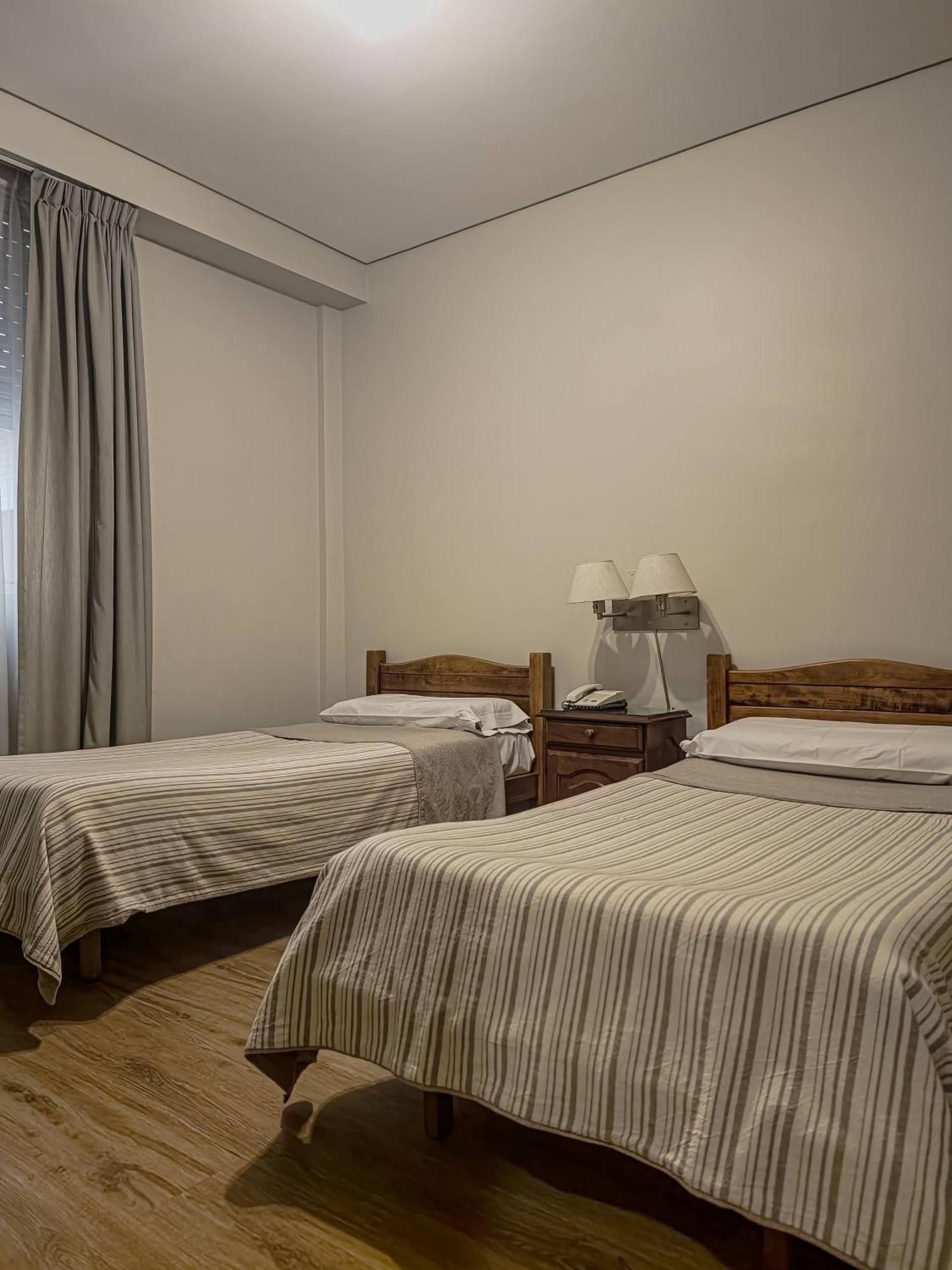 Hotel Marbella บัวโนสไอเรส ภายนอก รูปภาพ