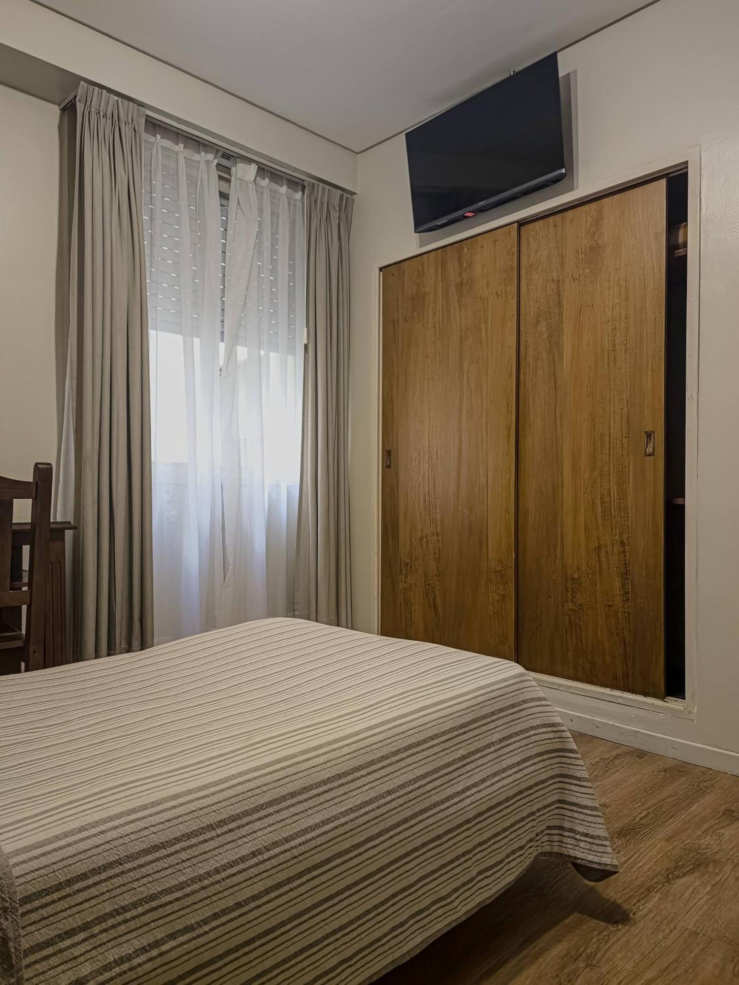 Hotel Marbella บัวโนสไอเรส ภายนอก รูปภาพ