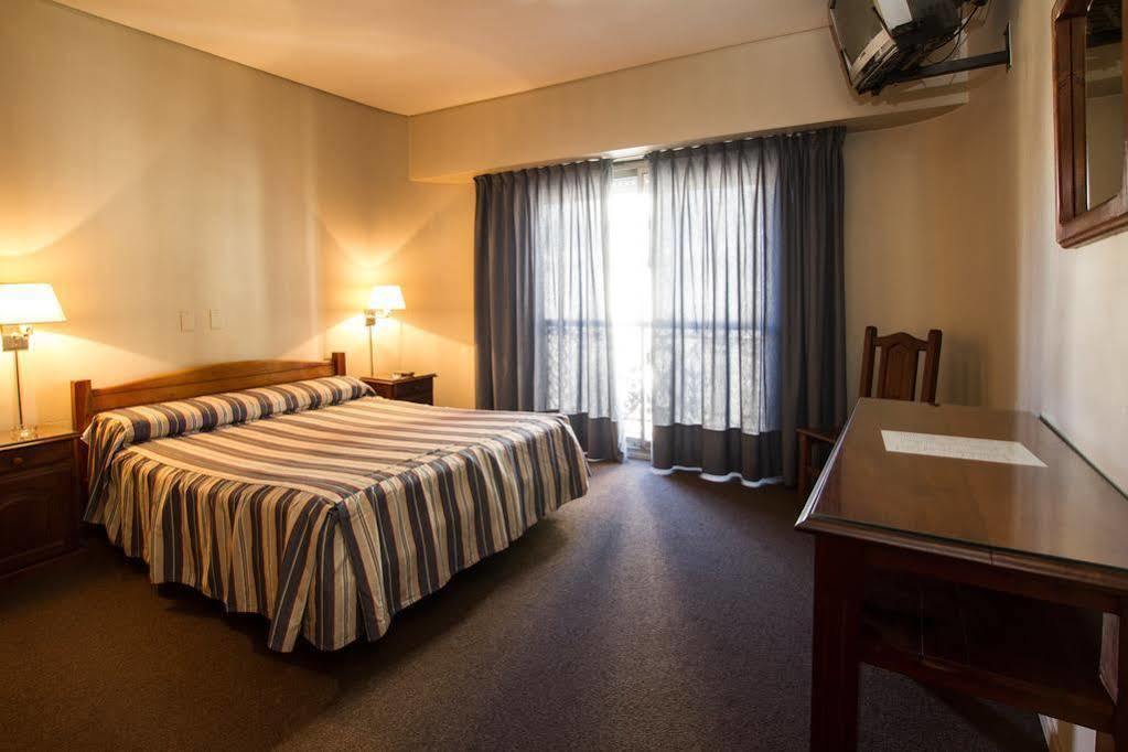 Hotel Marbella บัวโนสไอเรส ภายนอก รูปภาพ